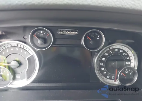 2015 Ram 1500 Outdoorsman z USA, uszkodzony, nr VIN 1C6RR6LT3FS675674